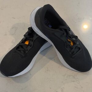 New Balance Black and White Athletic Shoes